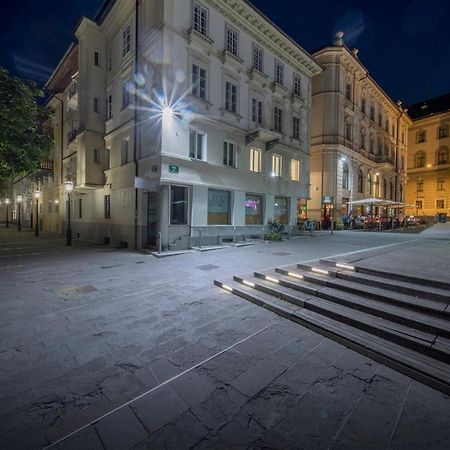 Karinatura Ljubljana Exterior foto